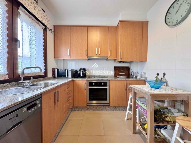 Foto 96ecd094-cd2c-4dd6-9ad2-a92d4fe1a40a. Semi detached house with heating parking pool in Sanxenxo pueblo Sanxenxo