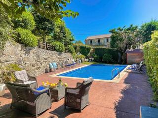 Casa a Lama (A). Casa rural de piedra con piscina en a lama pontevedra