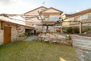 Casa  Fragoso. Chalet de  6 dormitorios con terreno de 3055 m2.  en pontevedra