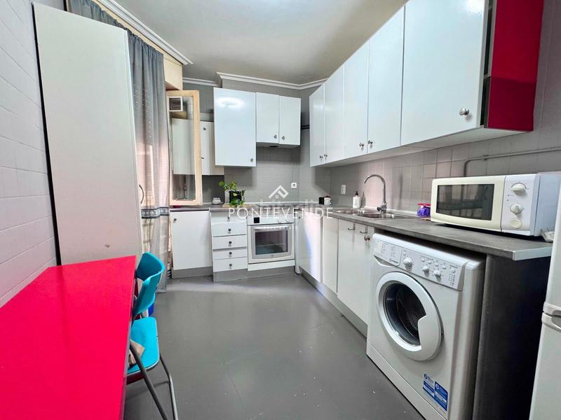 Foto 8daef46f-7e9f-4cb4-a5d3-80ed7b4deee7. Piso  en venta en el centro en Centro - Echegaray Pontevedra