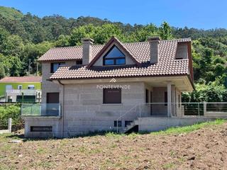 Chalet in Marín. Exclusiva vivienda en lapamán, marín