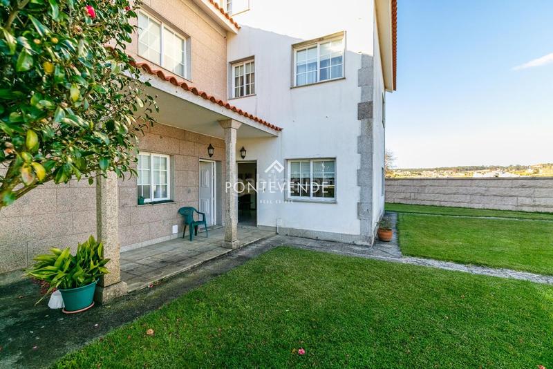 Foto ce52547a-28a5-40b7-be4e-46a57bb45402. Chalet mit heizung in Noalla Sanxenxo