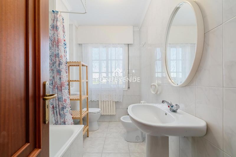 Foto fa3e629a-04f3-412b-9973-fc7a608b8294. Chalet mit heizung in Noalla Sanxenxo