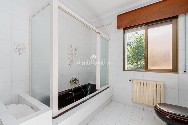 Foto 1936e586-32c0-4b3d-950a-00ae6919e0ab. Maison avec parking dans Poio