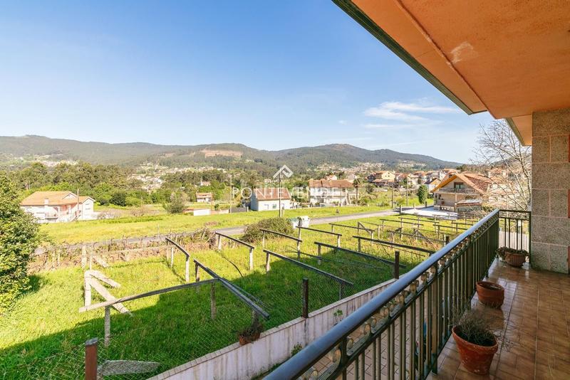 Foto 1e9b52d3-8852-44c6-b320-e430240f65b8. Maison avec parking dans Poio