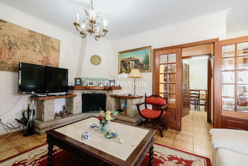 Foto 21ecae45-ff23-49a5-9462-2d16a99fefe6. Maison avec parking dans Poio