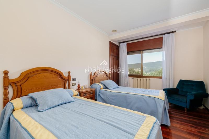 Foto 27d2e364-1473-47a4-bd1b-f001dc76dff4. Maison avec parking dans Poio