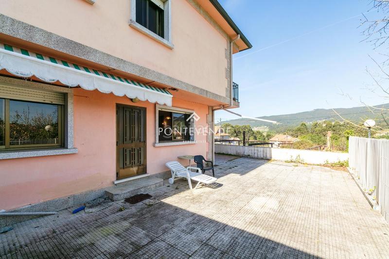 Foto 7e43c87f-b636-4f65-ab1a-73262d490492. Maison avec parking dans Poio