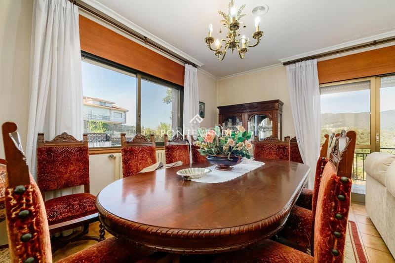 Foto 93b3fd55-463a-4f8f-858f-5caedad8eda0. Maison avec parking dans Poio