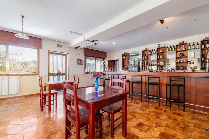 Foto b522d9db-8e23-4c97-bd8b-8cb9dceb821d. Maison avec parking dans Poio