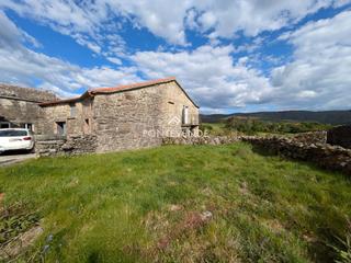 Casa  Laxa (a)-caroi. Casa en  caroi  cerdedo con 4000 m2. de terreno