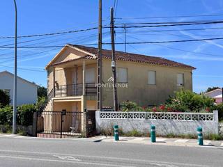 Maison  Circunvalacion. Chalet  con 3 viviendas independientes en sanxenxo.