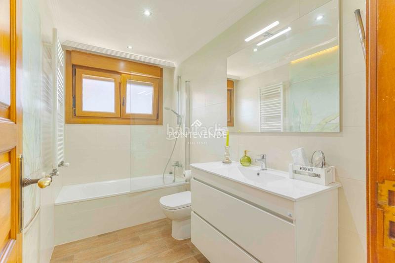 Foto 09c8a758-b571-495c-820f-fcbf55992fc9. Chalet con riscaldamento parcheggio piscina in Sanxenxo pueblo Sanxenxo