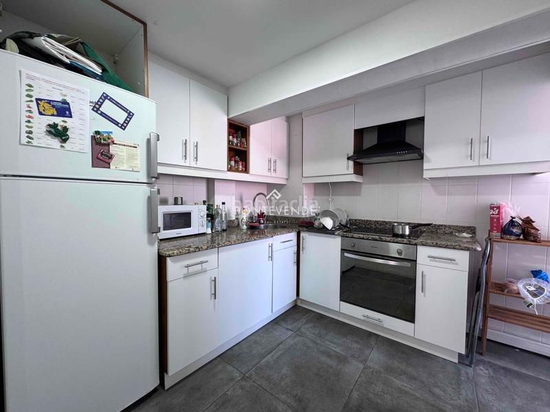 Foto c36c6cb2-4cd5-45cb-b577-65b3e31e078b. Ático piso en venta en pleno centro ideal para inversión en Pontevedra