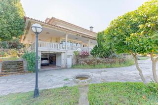 Xalet  Carballa (a)-salcedo. Casa seorial con jardn, piscina y pista de tenis a 10 minutos