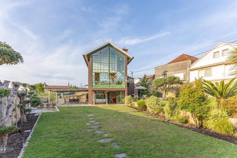 Foto 015fa318-4b30-4fd8-9de5-51f1907a5ed0. Casa con riscaldamento in Aldán Cangas