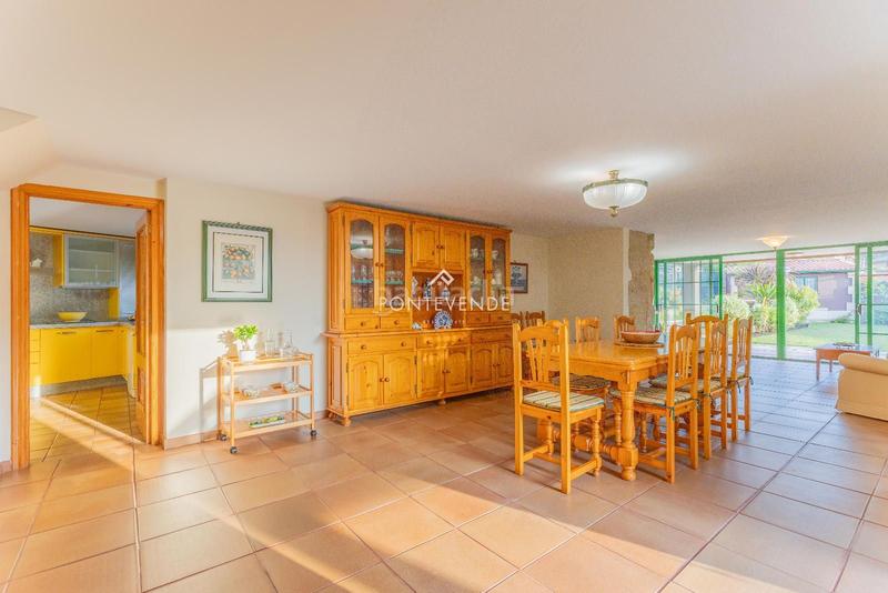 Foto 11d15ec1-68be-4151-bac3-ace58b8d3a84. Casa con riscaldamento in Aldán Cangas