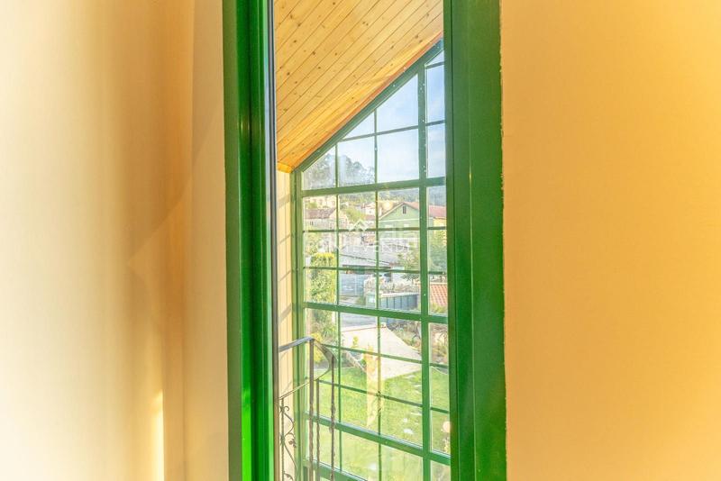 Foto 1dd1e69a-ed89-45ba-b31e-cd53ee8ba80e. Casa con riscaldamento in Aldán Cangas