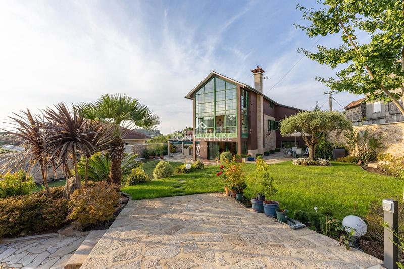 Foto 5f873890-e0e4-467b-9570-4e72314a0216. Casa con riscaldamento in Aldán Cangas