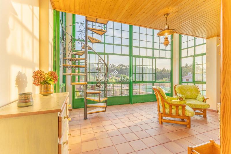 Foto 83a6653d-79f1-4ec7-acf2-3eb91a2ef7ad. Casa con riscaldamento in Aldán Cangas