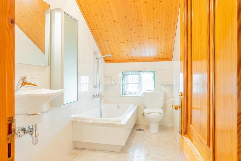 Foto 904c22c5-39cf-4f33-a246-7e068355a6a3. Casa con riscaldamento in Aldán Cangas