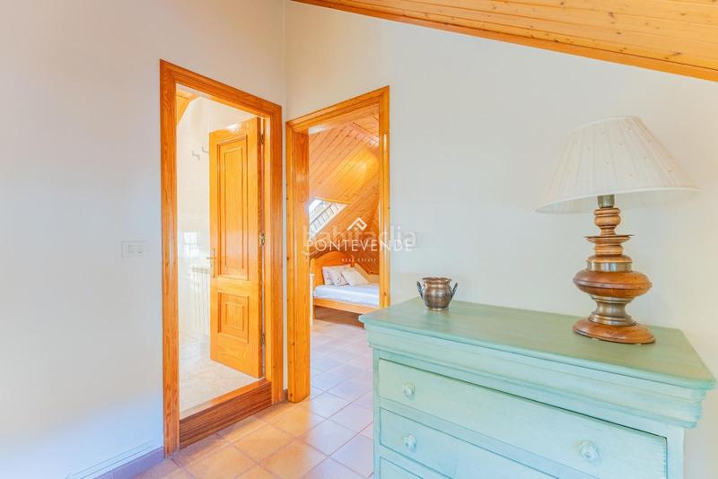 Foto 949561eb-95b4-4f95-98c7-77e0853fedee. Casa con riscaldamento in Aldán Cangas