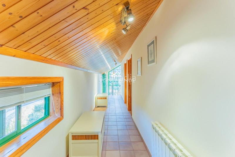 Foto 998b7e85-c32a-42e0-990d-60a3072d798a. Casa con riscaldamento in Aldán Cangas