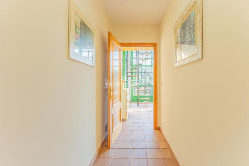 Foto c7084ed8-086b-48fb-8c15-65ffd5517aca. Casa con riscaldamento in Aldán Cangas