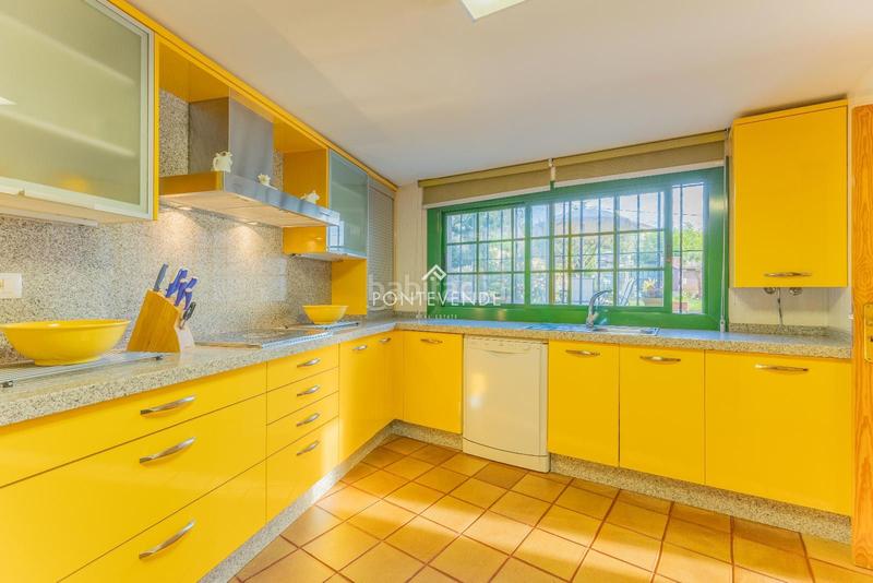 Foto d40c9781-a7ed-447c-ac89-cd4408bde2d5. Casa con riscaldamento in Aldán Cangas