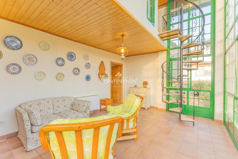 Foto e2145d1d-8bef-4ebc-8742-77be60e3b9c0. Casa con riscaldamento in Aldán Cangas