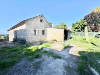 Casa  Poio de arriba-s salvador. Parcela edificable 1609m2 con casa de piedra en poio  san salvad