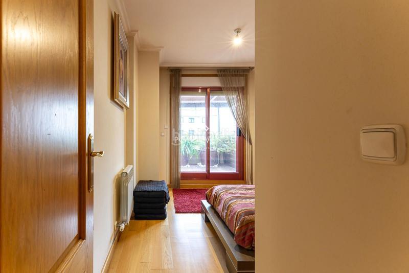 Foto 89e59647-8a2e-478b-b945-972ba2ccce1d. Pis amb calefacció aparcament a Centro - Echegaray Pontevedra