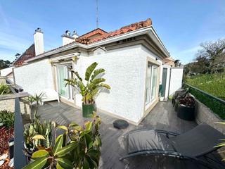 Penthouse in Castelao 24. Ático con terraza a dos minutos de silgar.