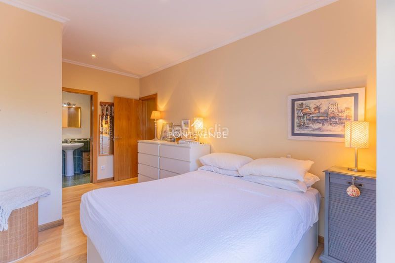 Foto d2d96f9e-78d1-4345-a7fb-89924a7b7260. Pis amb calefacció aparcament piscina a Sanxenxo pueblo Sanxenxo