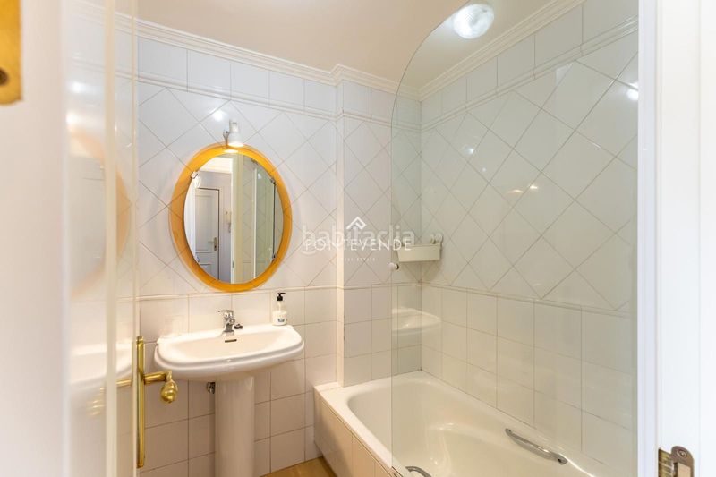 Foto b4d6a873-aec5-4606-b149-6c036c75a0f9. Pis amb calefacció aparcament a Coruxo - Oia - Saiáns Vigo