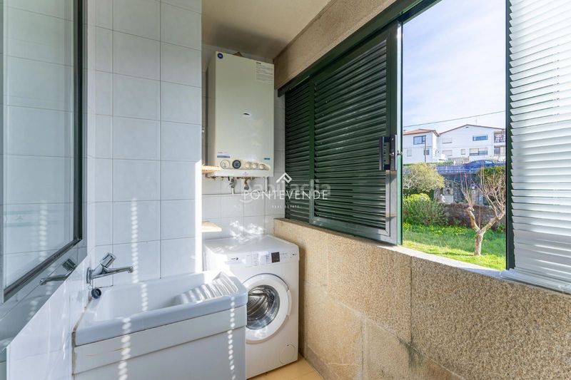 Foto c5f09dbd-238a-44d6-9cd7-c01e730557b2. Pis amb calefacció aparcament a Coruxo - Oia - Saiáns Vigo