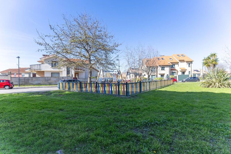 Foto eb21ee16-8a03-4a01-8acf-6abf496471e1. Pis amb calefacció aparcament a Coruxo - Oia - Saiáns Vigo