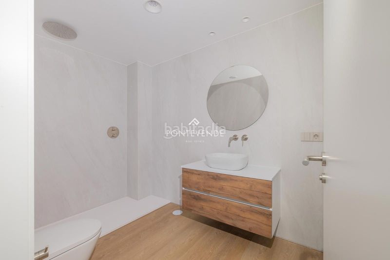 Foto 0b49e2c2-2a51-44c3-b2a4-ed4ec356110f. Pis a Zona de Plaza de Barcelos Pontevedra