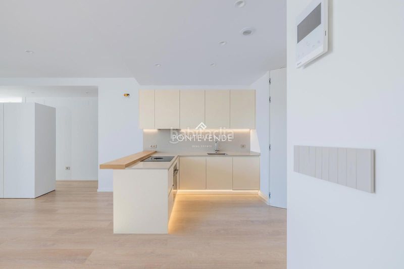 Foto 200e129e-d6a2-4060-98a7-a96b4290d3a1. Pis a Zona de Plaza de Barcelos Pontevedra