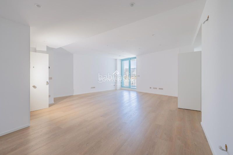 Foto c84cf01f-ce0c-4f11-8678-da0f4df9ddb6. Pis a Zona de Plaza de Barcelos Pontevedra