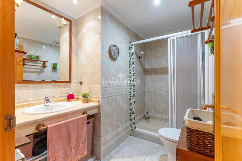 Foto a6d7b361-d26d-4d38-84e9-31b03b34d049. Casa adossada amb calefacció aparcament piscina a Sanxenxo