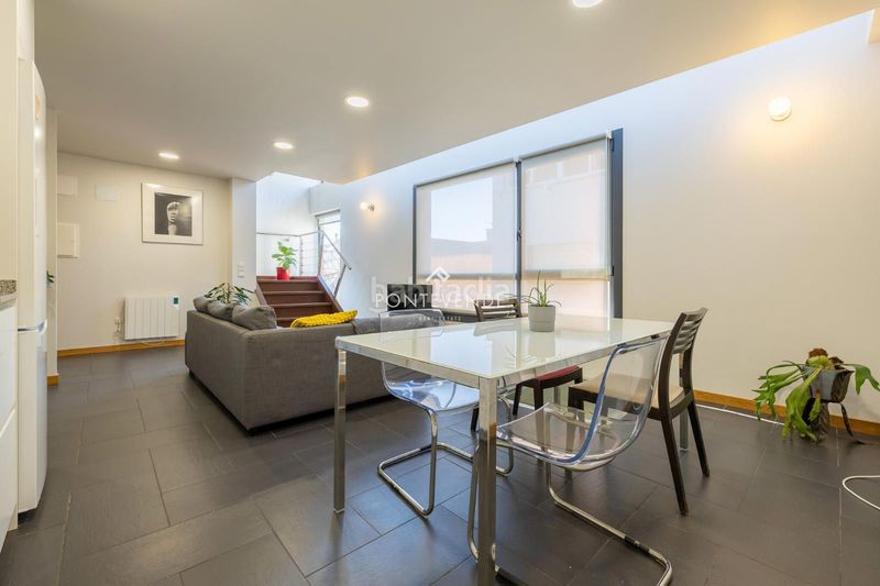 Foto 076f045c-ffb9-4881-a201-48ca060e24b7. Edificio  con encanto y negocio activo frente al puerto . en Cangas