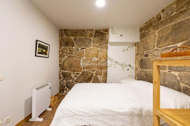 Foto 1059983a-db58-44e0-bf8b-cc37b6881c96. Edificio  con encanto y negocio activo frente al puerto . en Cangas