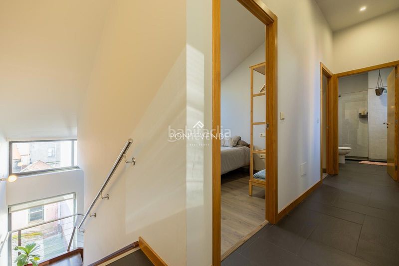 Foto 1b0725b8-3c47-43f5-8630-e30767fa50c1. Edificio  con encanto y negocio activo frente al puerto . en Cangas