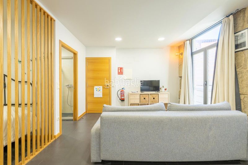 Foto ccbe0048-dd65-483d-9adb-9a1c1148b7be. Edificio  con encanto y negocio activo frente al puerto . en Cangas