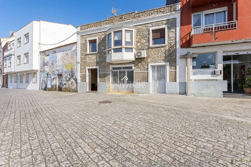 Foto add97648-b8ab-416b-8620-77611d884ff8. Casa amb aparcament a Guarda (A)