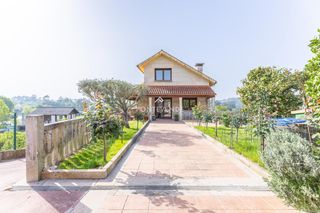 Chalet in Parroquias Rurales. Chalet independiente en mourente, pontevedra.