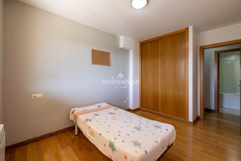 Foto df8c1ab4-3aa4-4bbf-8aa4-cc2296e2945a. Pis amb calefacció aparcament piscina a O Carril Vilagarcía de Arousa