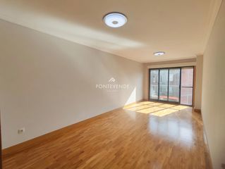 Lloguer Pis  Castelao. Piso en arcade 3 habitaciones amueblado con garaje y trastero