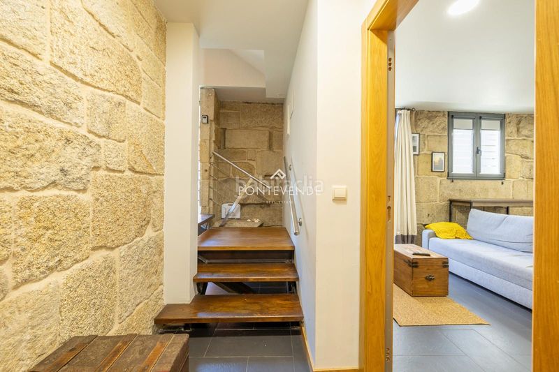 Foto 69c571b4-b488-48c4-81f7-97e8b8661c66. Casa adossada a Cangas pueblo Cangas